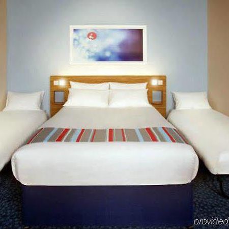 Travelodge Edinburgh Central Waterloo Place ภายนอก รูปภาพ