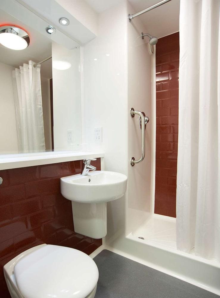 Travelodge Edinburgh Central Waterloo Place ภายนอก รูปภาพ
