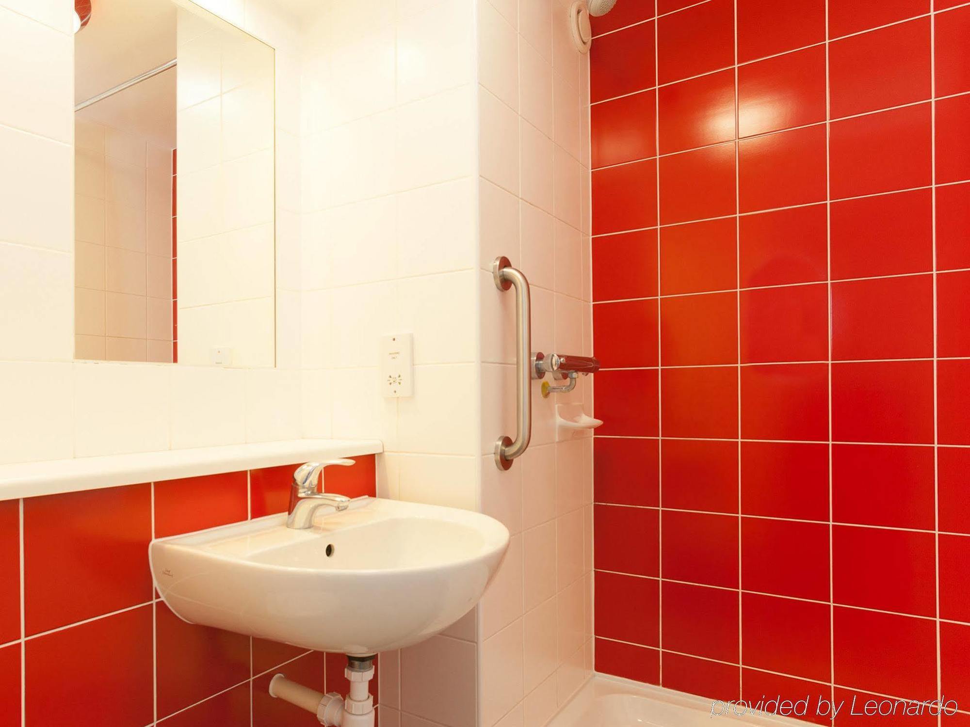 Travelodge Edinburgh Central Waterloo Place ภายนอก รูปภาพ